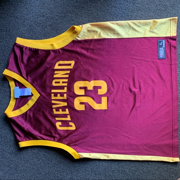 NBA Cleveland  James Jersey size XL - Picture 7 of 15